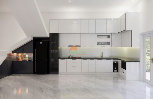 Tổng thể tủ bếp inox tone trắng thiết kế chữ L rộng rãi.