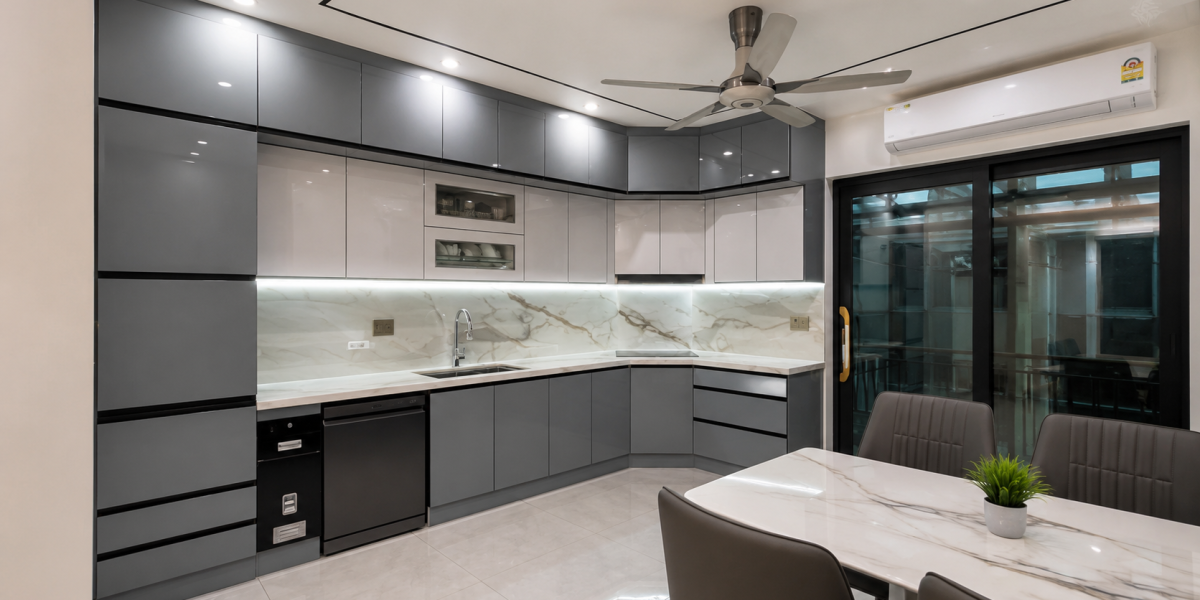tu-bep-inox-canh-kinh-hiẹn-dai-myhome-thi-cong Công trình thực tế tủ bếp inox màu xám hiện đại do Myhome thi công